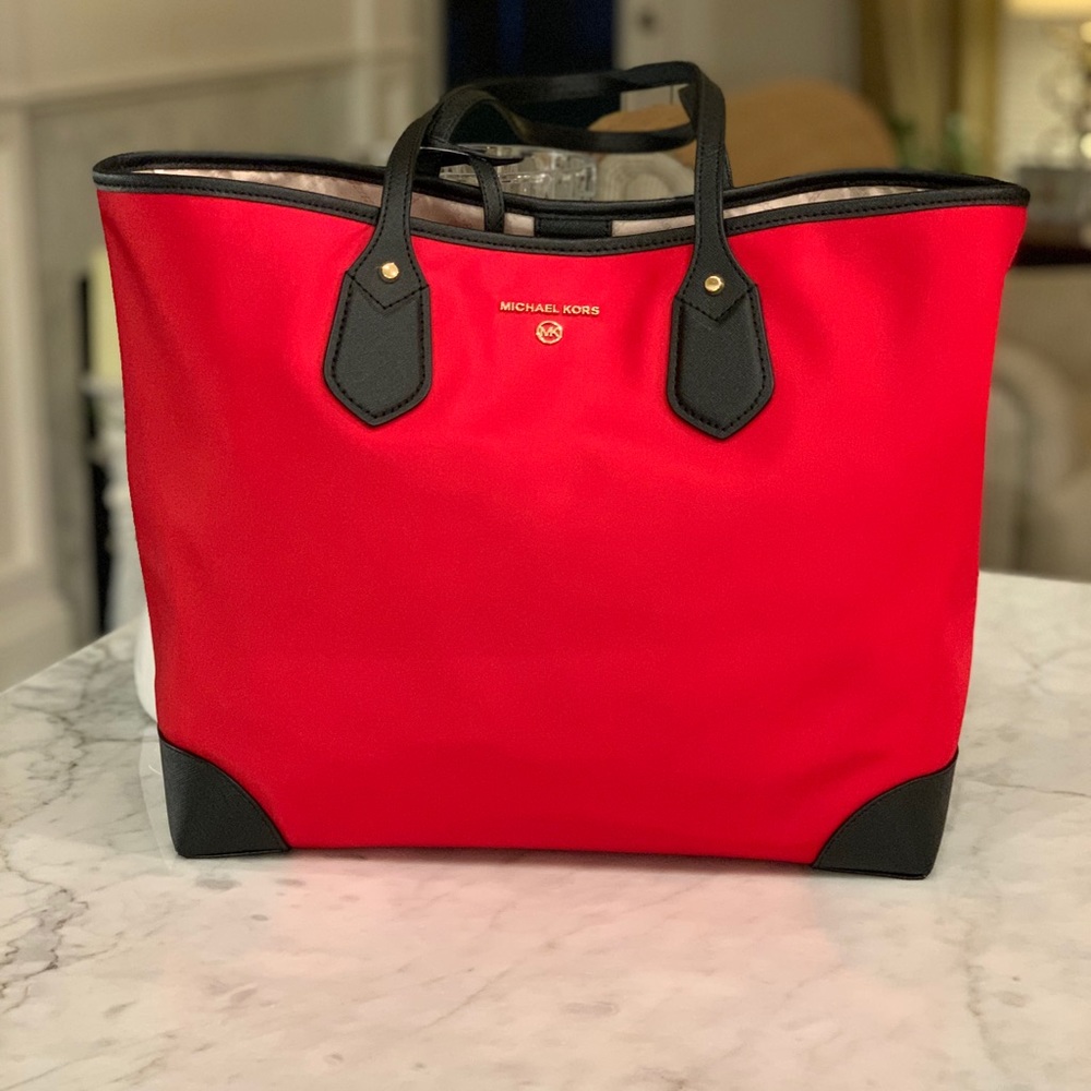 MICHEAL KORS EVA NYLON LARGE TOTE - Picture 3 of 11